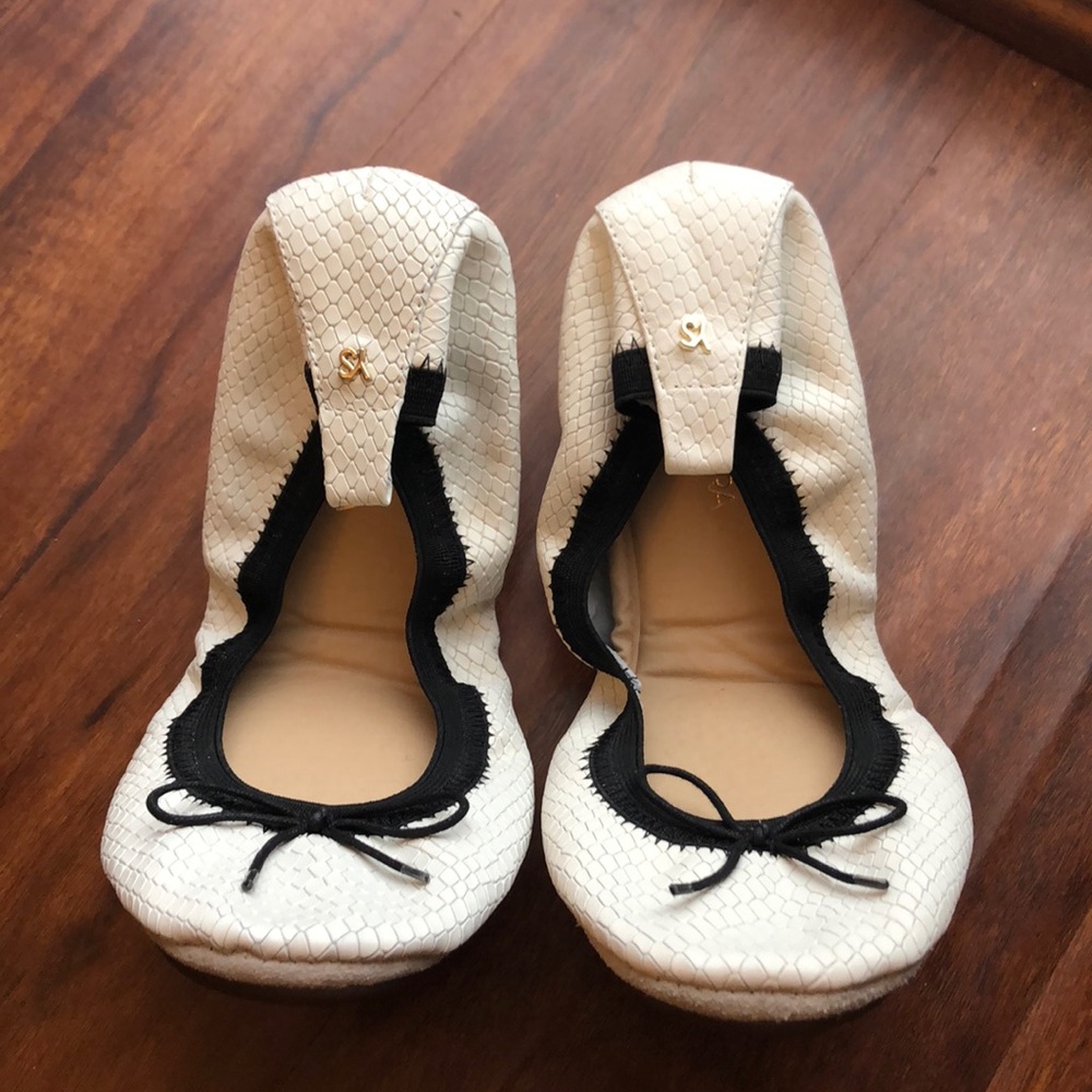 Yosi Samra Flats